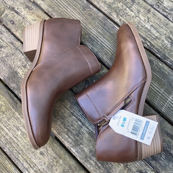 Women’s Ankle Boots - Picture 4 of 8